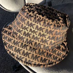 Michael Kors reversible logo bucket hat